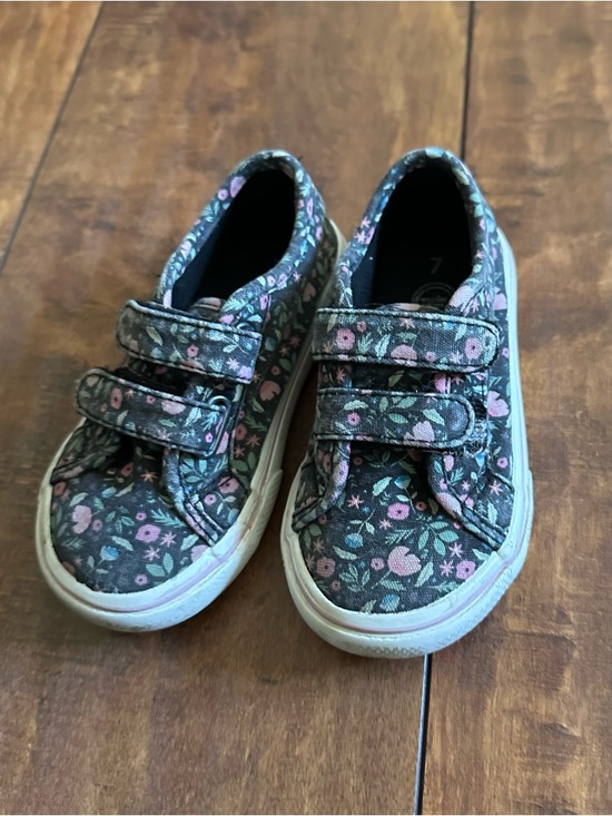 Other - Kids Floral Casual Velcro Sneakers in Pink and Green size 7
